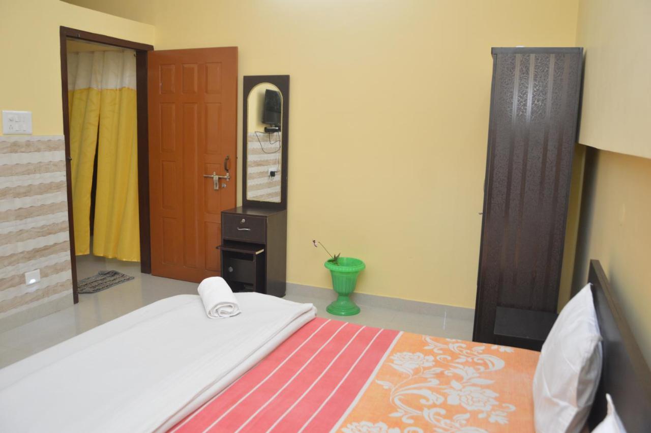 Moon Hill Homestay Guwahati Exteriör bild